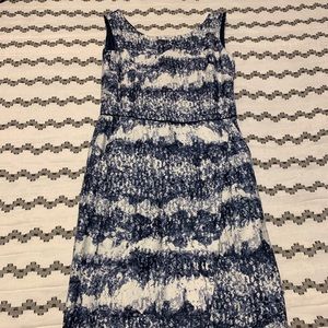 Blue and white sleeveless fitted dress